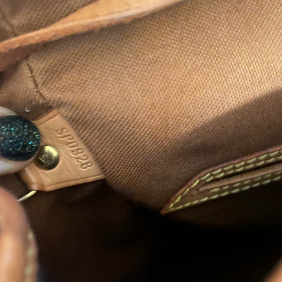 Louis Vuitton backpack - Picture 5 of 6